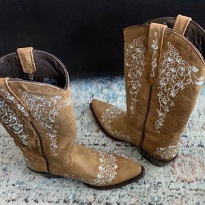 New  Texas country women’s size 10 priced as marked or best offer